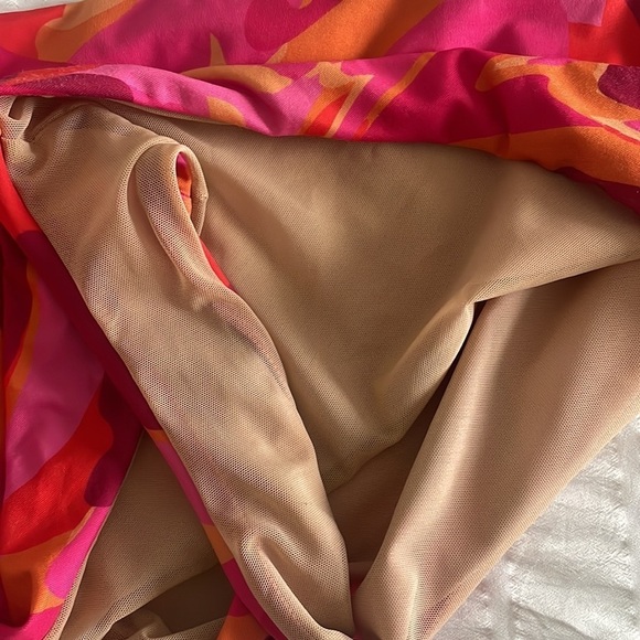 ASOS DESIGN Bikini Curve high waist swim bottom abstract Pink print New size 14 - Picture 6 of 7